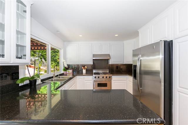 West Hills, CA 91307,23708 Sandalwood ST