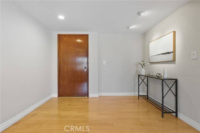 Sherman Oaks, CA 91423,14106 Dickens 302