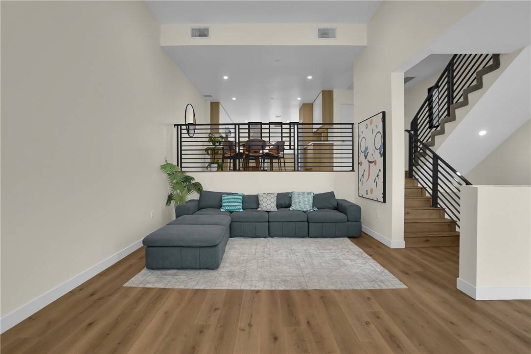 Arcadia, CA 91006,501 N Santa Anita B