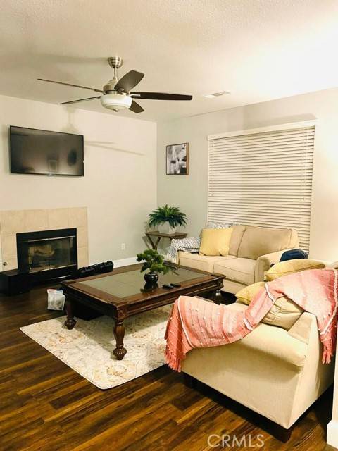 Visalia, CA 93277,612 W Packwood