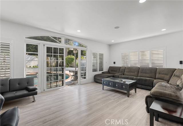 Chatsworth, CA 91311,22041 Kinzie ST