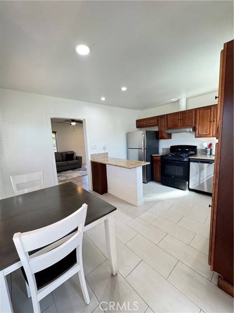 Ontario, CA 91764,1024 E G ST