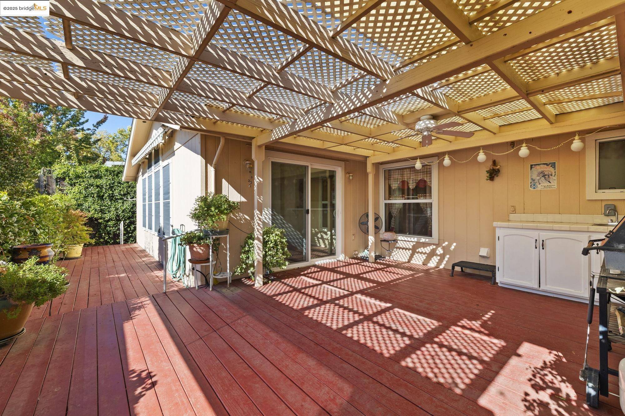 Sonora, CA 95370,12700 Red Maple 42 42