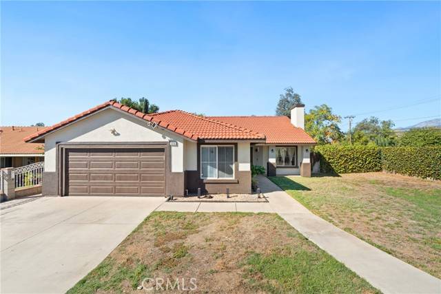 Fontana, CA 92335,9310 Carob