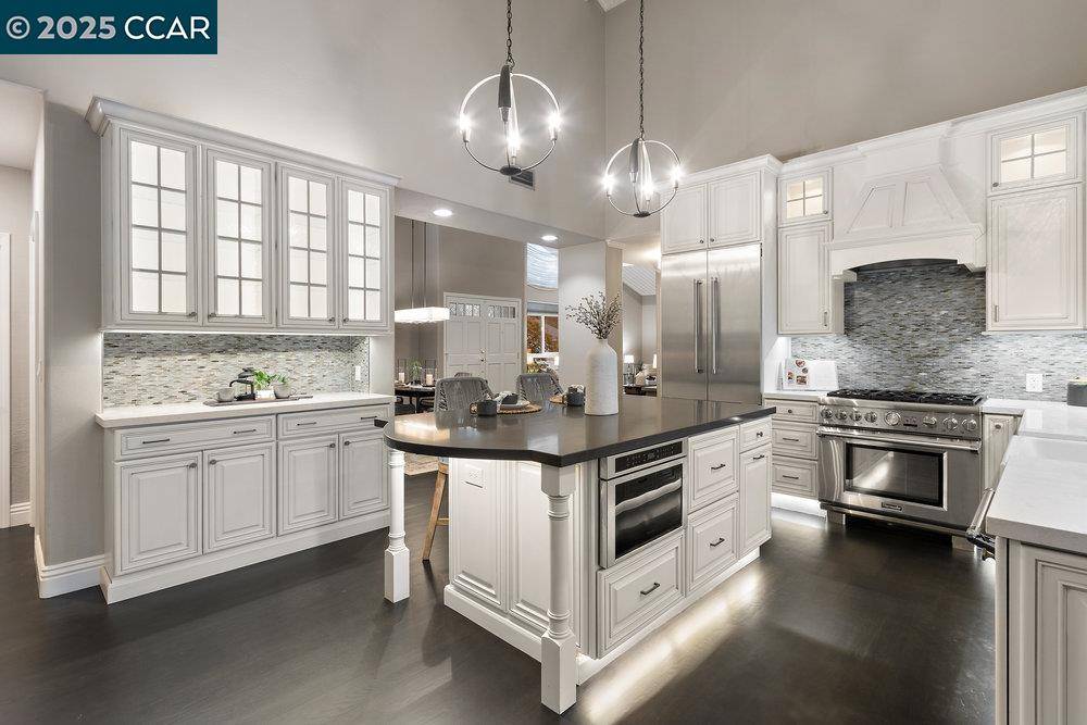 Pleasant Hill, CA 94523,1910 Morello Ave