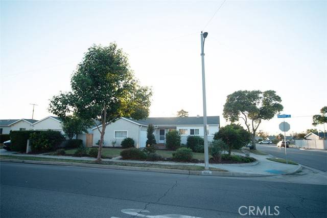 Buena Park, CA 90620,8319 Hickory DR