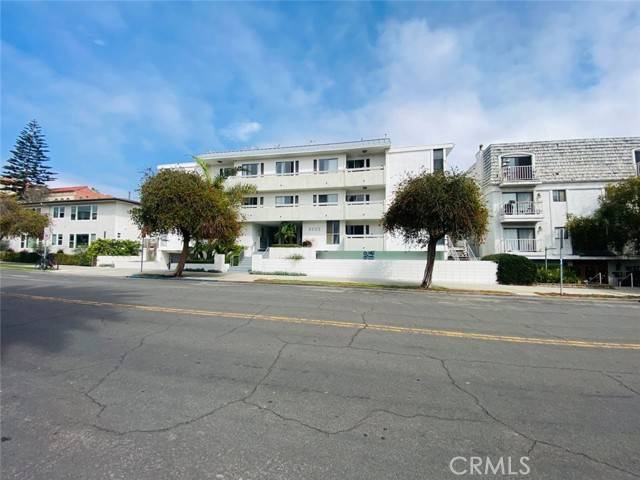 Santa Monica, CA 90403,1033 3rd ST 105