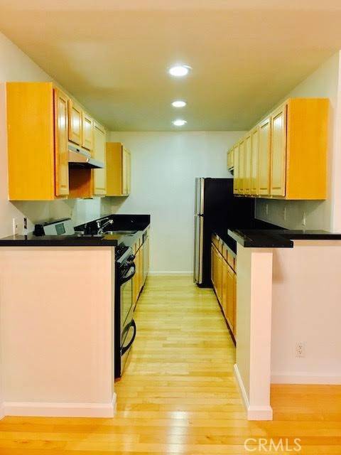 Santa Monica, CA 90403,1033 3rd ST 105