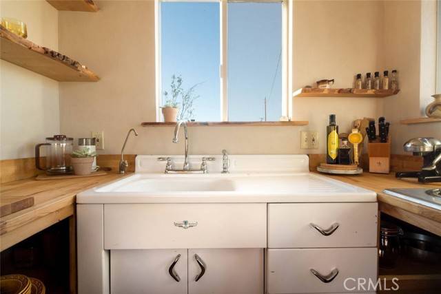 Joshua Tree, CA 92252,3535 Olympic RD