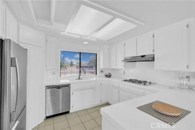 Apple Valley, CA 92307,14055 Mohawk RD