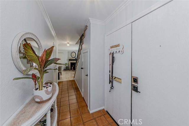 Hawthorne, CA 90250,14002 Cerise