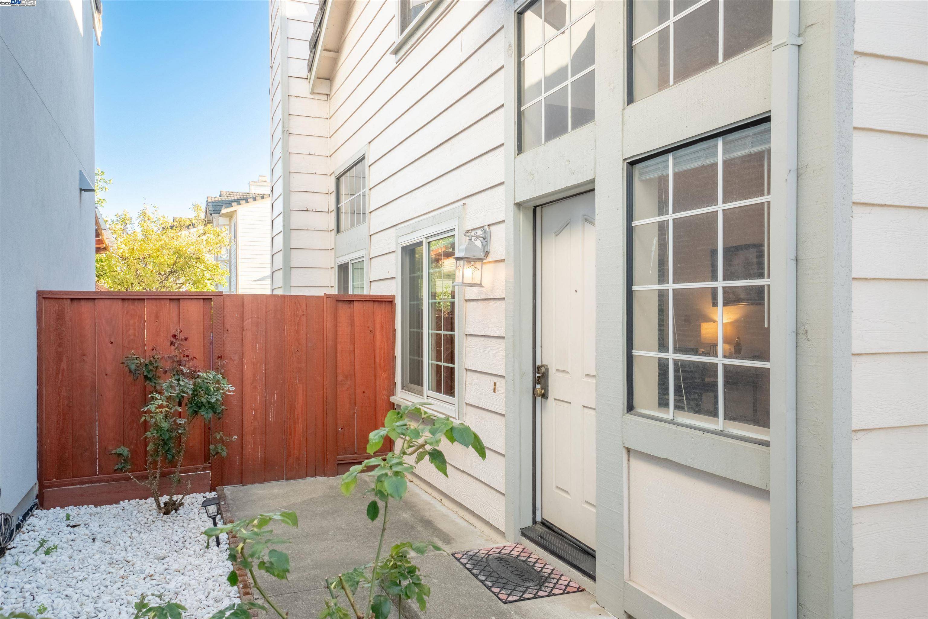 San Lorenzo, CA 94580,15822 Devonwood WAY