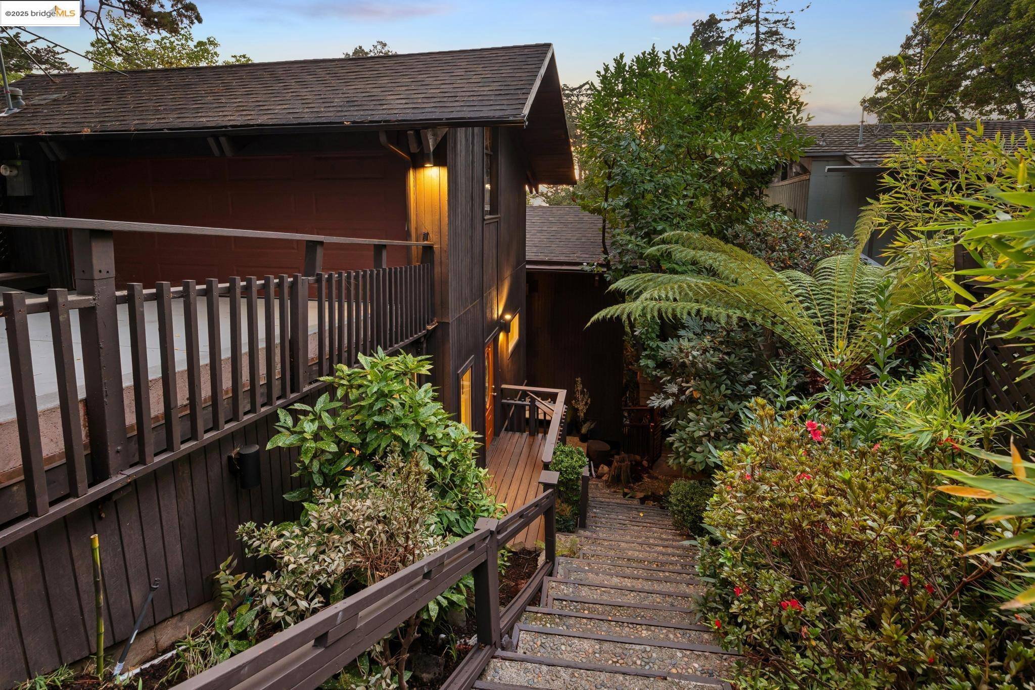 Oakland, CA 94611,2835 Morley Dr