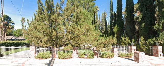 Woodland Hills, CA 91367,23035 CALVERT ST