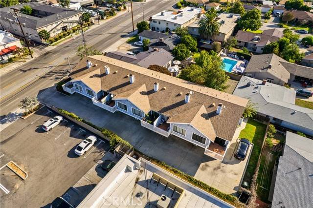 Monrovia, CA 91016,916 W Duarte