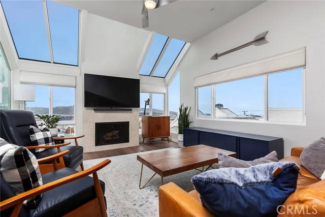 Solana Beach, CA 92075,319 Longden