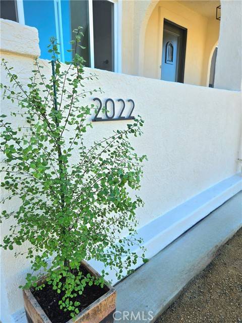 Los Angeles, CA 90047,2022 W 75th ST