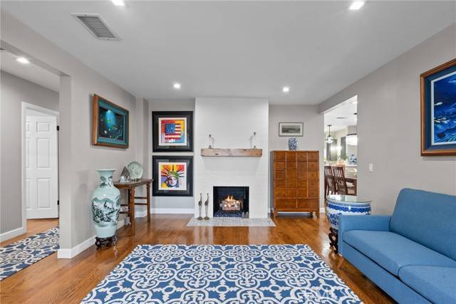 Burbank, CA 91505,1903 N Screenland