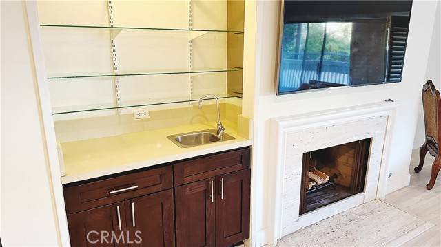 Los Angeles, CA 90035,1310 Roxbury DR 102