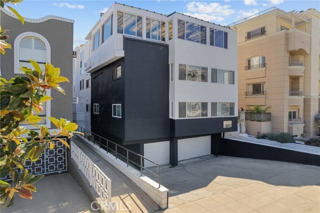 Brentwood, CA 90049,11912 Gorham 3