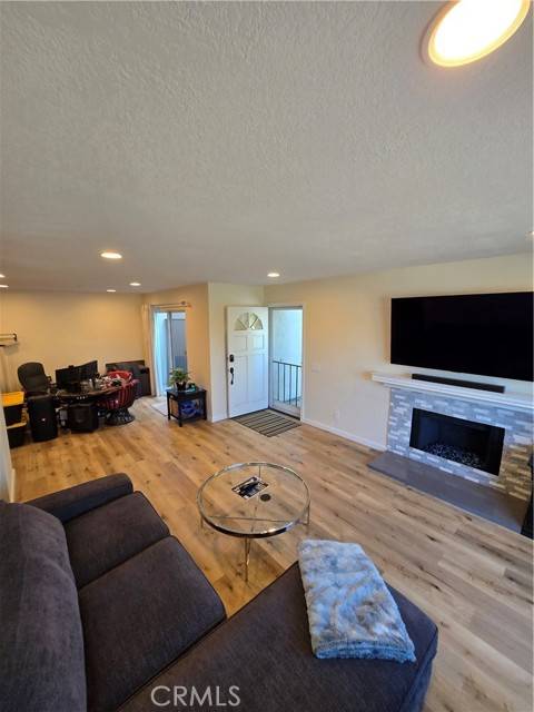 Irvine, CA 92612,22 Exeter 23