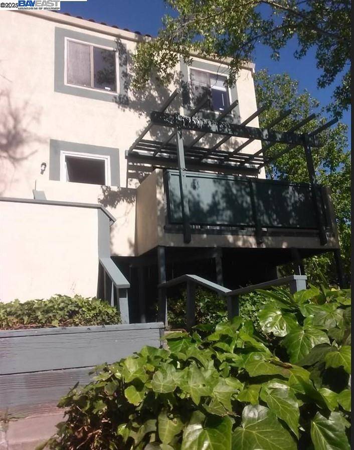 Pinole, CA 94564,1704 Dalessi Dr