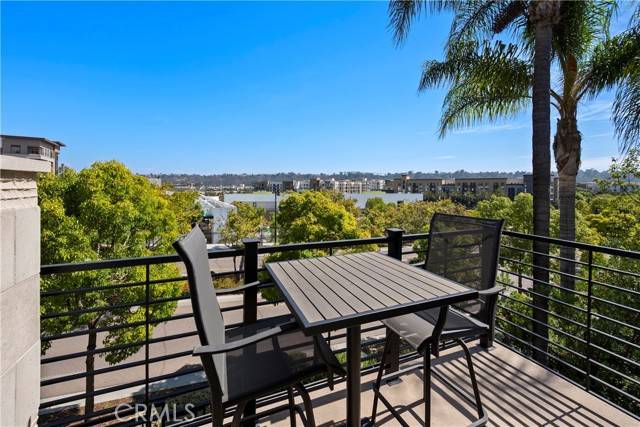 CA 92108,2470 Via Alta