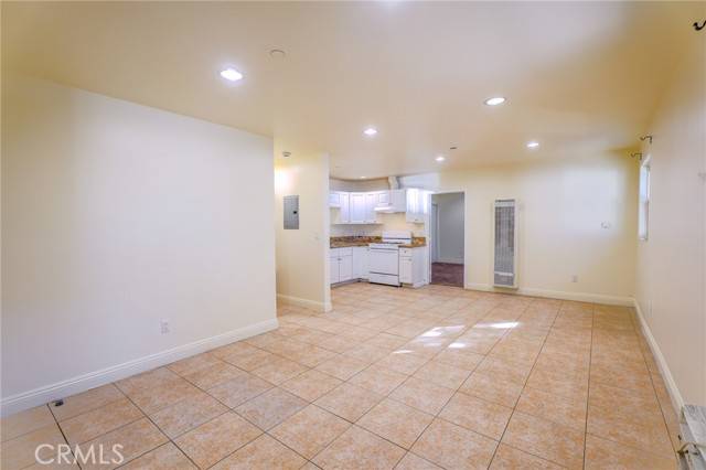 Van Nuys, CA 91401,6364 Sylmar