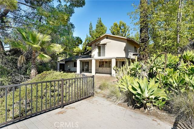 Chatsworth, CA 91311,22142 Itasca