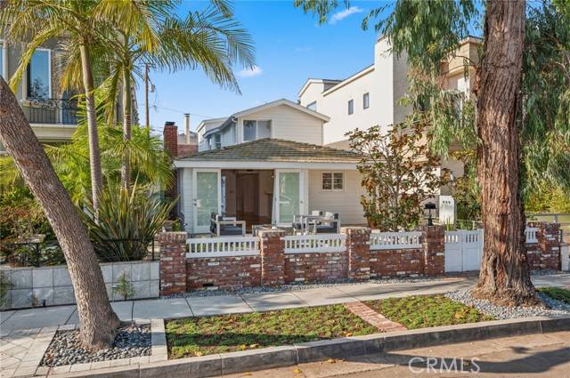 Corona Del Mar, CA 92625,321 Poinsettia AVE