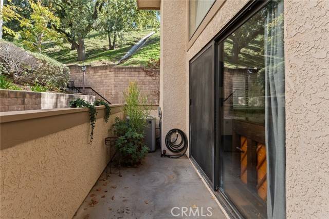 Calabasas, CA 91302,26128 Alizia CYN