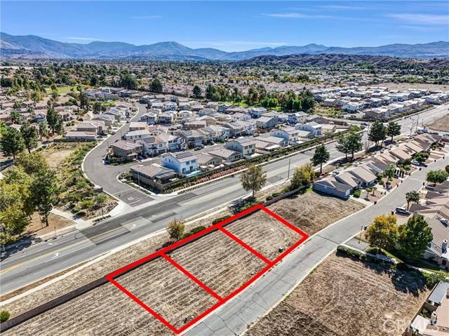 San Jacinto, CA 92583,1371 Senator