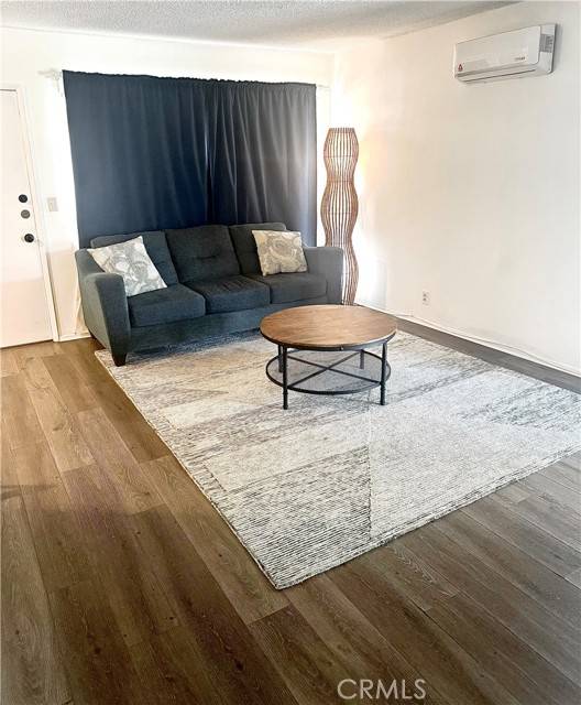 Glendale, CA 91206,211 E California B5