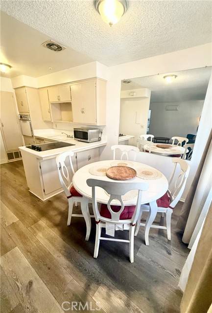 Glendale, CA 91206,211 E California B5