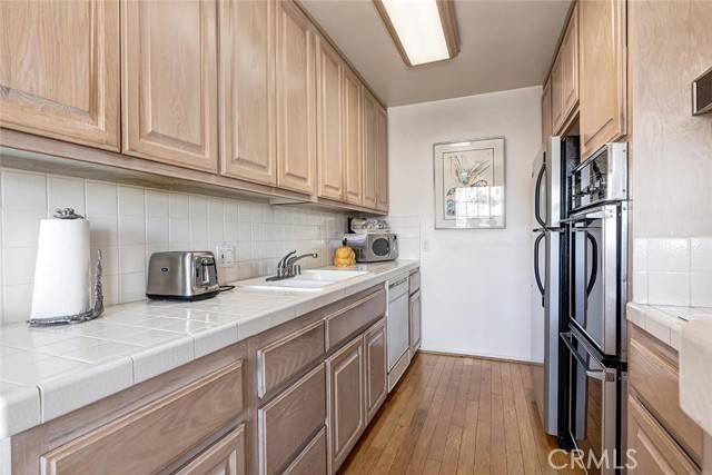 Burbank, CA 91505,4140 Warner 205