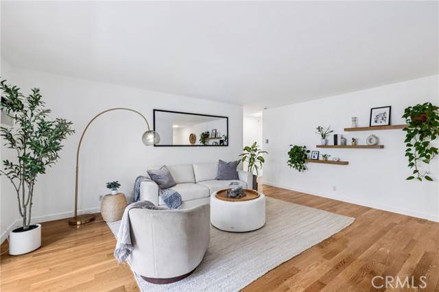 Santa Monica, CA 90403,947 16th ST 5