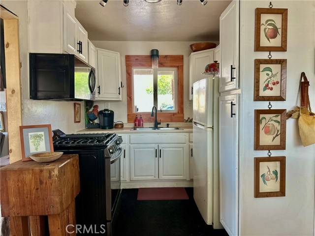 Lake Isabella, CA 93240,2217 Young Ave