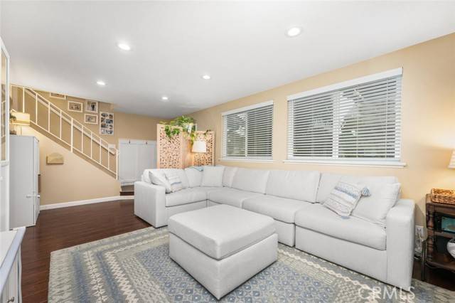 Cypress, CA 90630,4385 Larwin