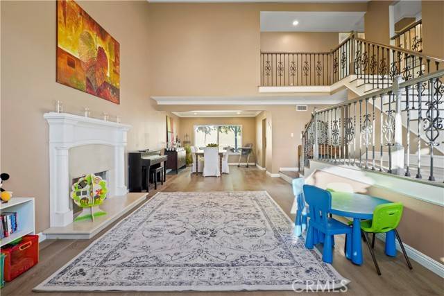 Simi Valley, CA 93065,2229 Chesterton