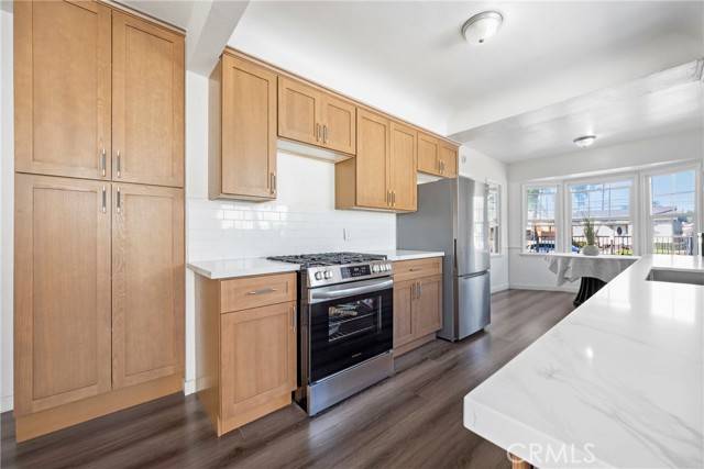 Los Angeles, CA 90002,906 E 87th ST