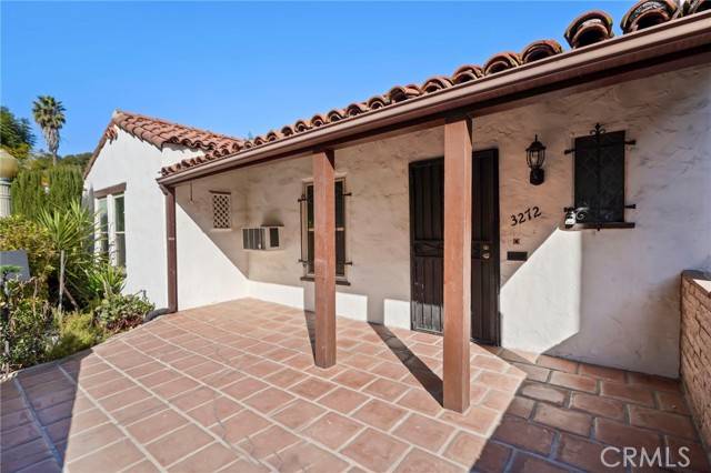 Los Angeles, CA 90068,3272 Craig DR