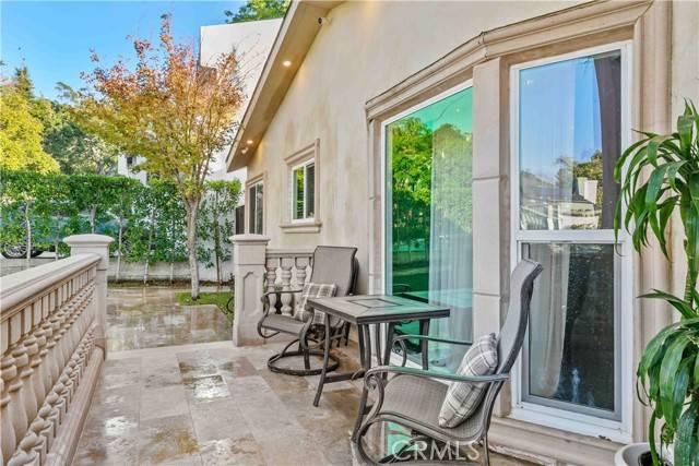 Glendale, CA 91208,1824 Crestmont CT