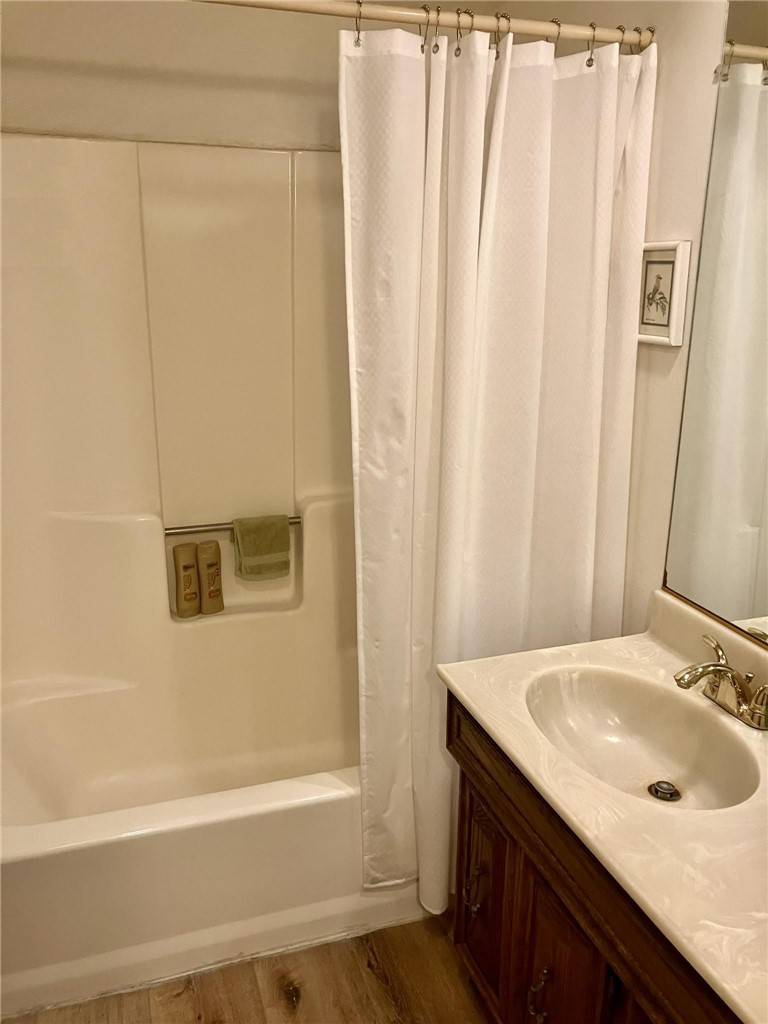 Calabasas, CA 91302,3548 Gladiola A