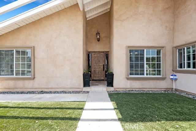 Chatsworth, CA 91311,10061 Cozycroft Ave