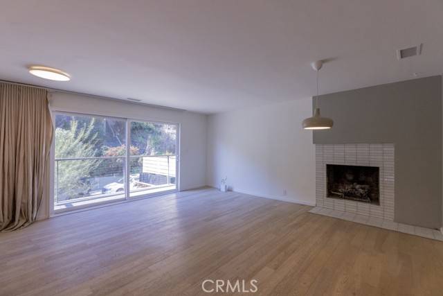 Los Angeles, CA 90065,336 Museum DR