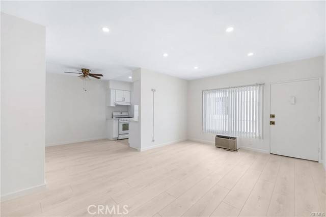 Glendale, CA 91202,580 W Stocker ST 6