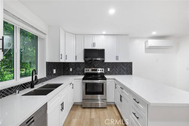 Encino, CA 91316,17000 Burbank BLD 201