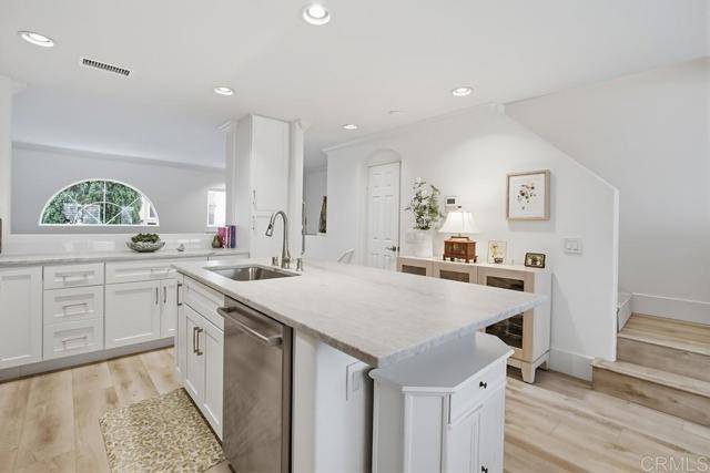 San Diego, CA 92130,3720 Mykonos LN 155