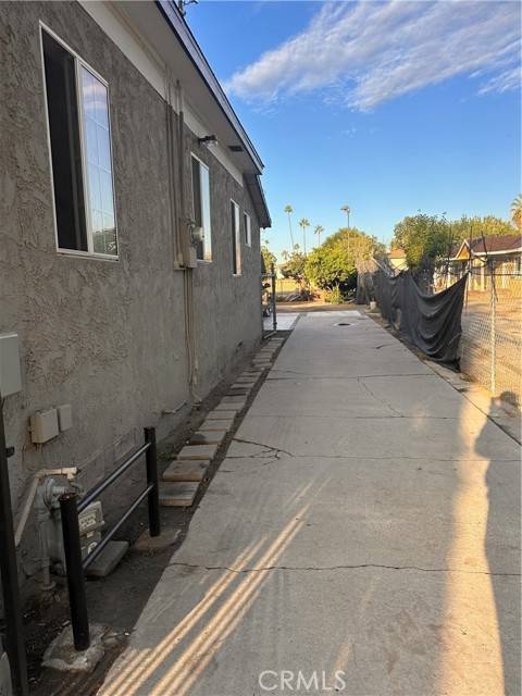 San Bernardino, CA 92410,950 N Mountain VW