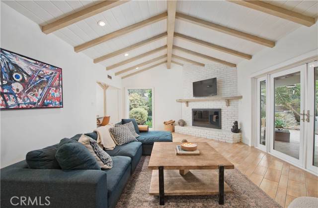 Sherman Oaks, CA 91423,4719 Tyrone